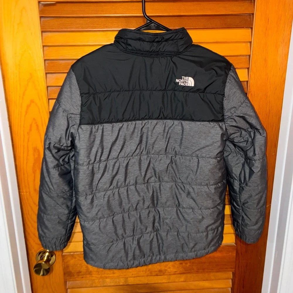 The North Face Reversible Puffer/Sherpa Jacket, black/gray- kids size XXL